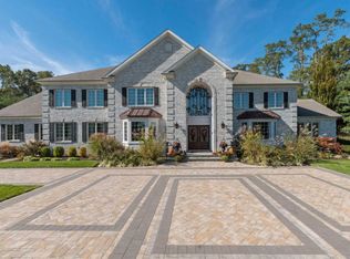 4 Maple Leaf Dr, Holmdel, NJ 07733