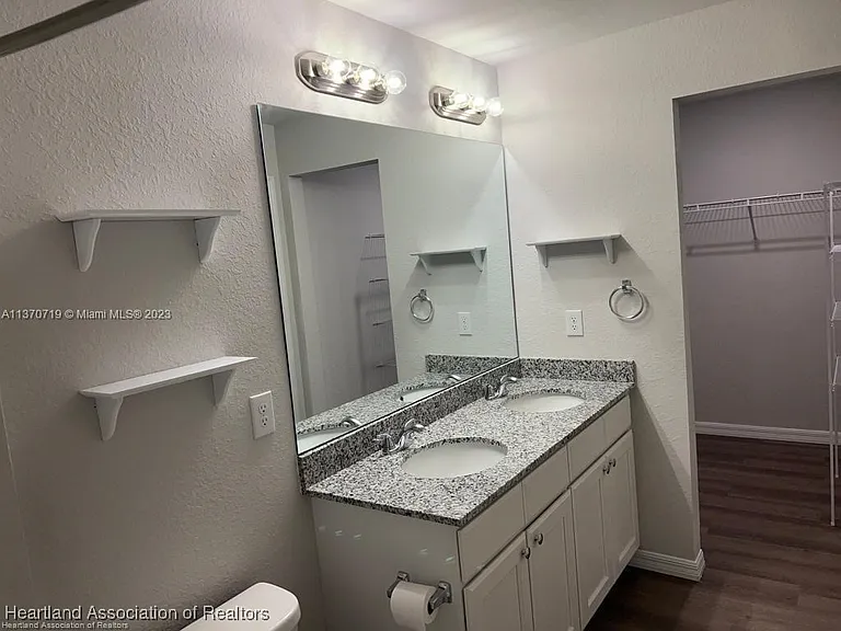 1452 Stone Ridge Cir — Photo 12