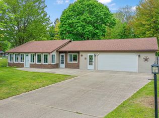 205 Alexander St, Cadillac, MI 49601