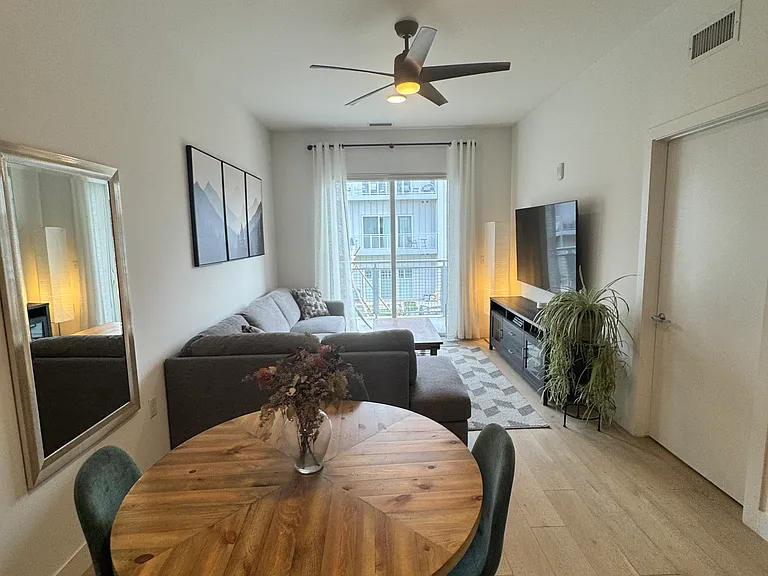 2530 Lawrence St #206 — Photo 5