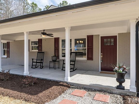 2nd image of 123 Vineyard Dr
