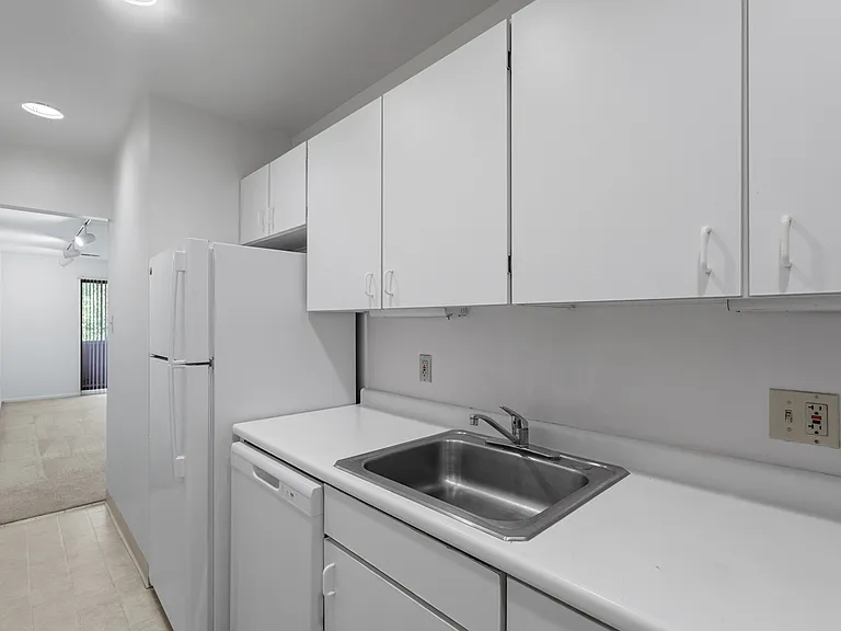 6348 Marchand St #6 — Photo 8