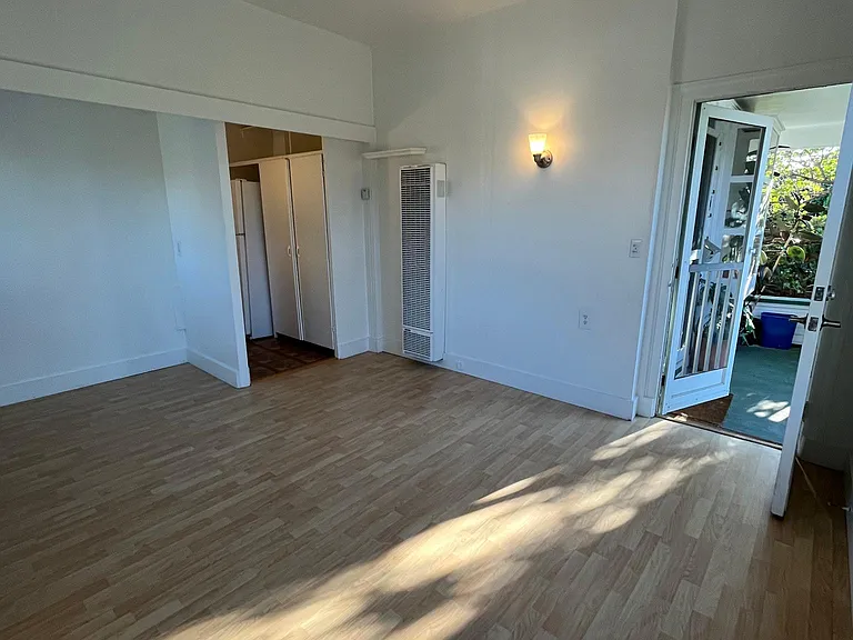 510 E Victoria St #A — Photo 4