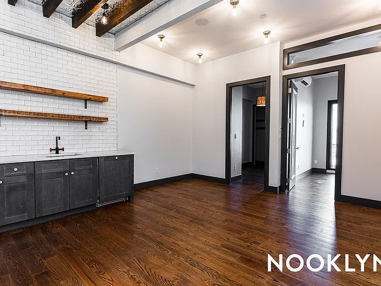269 Meserole St #3A — Photo 11