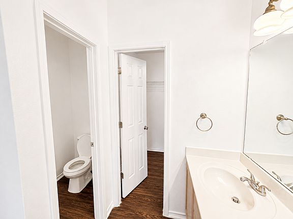 4th image of 4124 Wensledale Dr #1