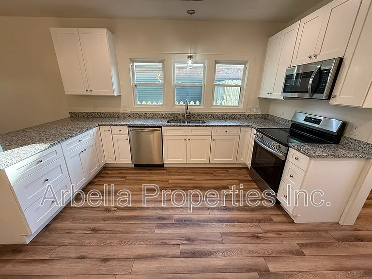 829 Hamilton St — Photo 4