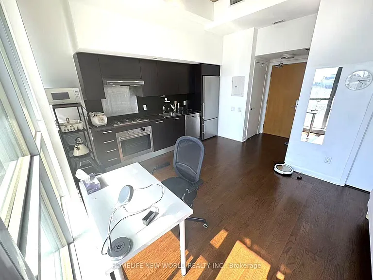375 King St W #1701 — Photo 19