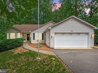 313 Stratford Cir, Locust Grove, VA 22508