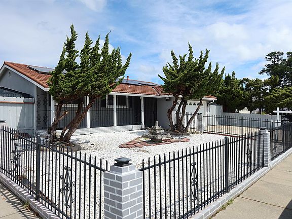 2nd image of 2057 Rosedale Dr