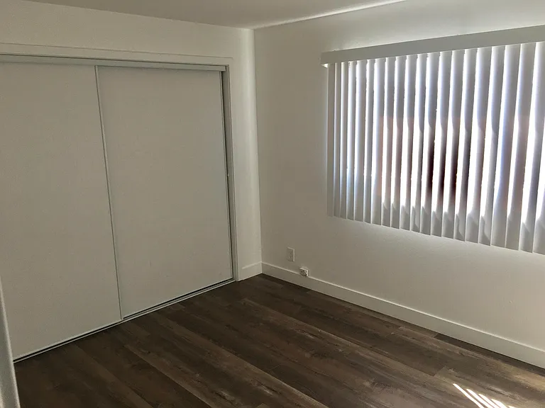 11248 Emelita St #6 — Photo 6