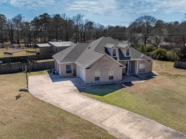 325 W Starlite Dr, Texarkana, TX 75501