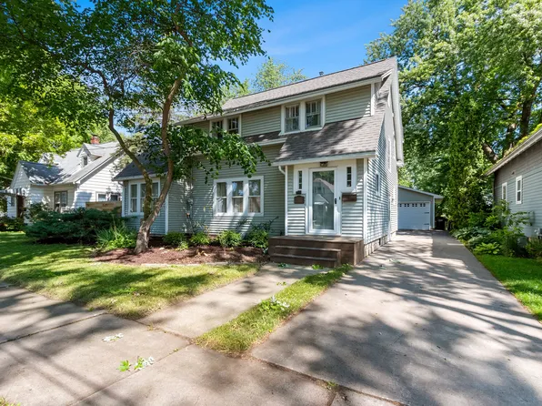 1338 W 8th St, Appleton, WI 54914