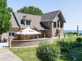 7779 Lakeshore Rd, Newton, WI 53063