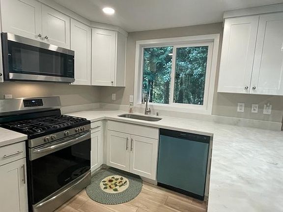 4th image of 2626 200th Ave SE