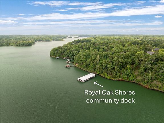 3rd image of 103 Crepe Myrtle Ln