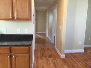 794 Merrimack St APT 1, Lowell, MA 01854