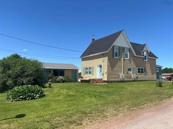 7 Grey St, Joggins, NS B0L 1A0