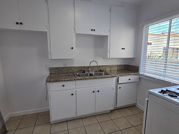 5th image of 2368 Eucalyptus Ave APT 3