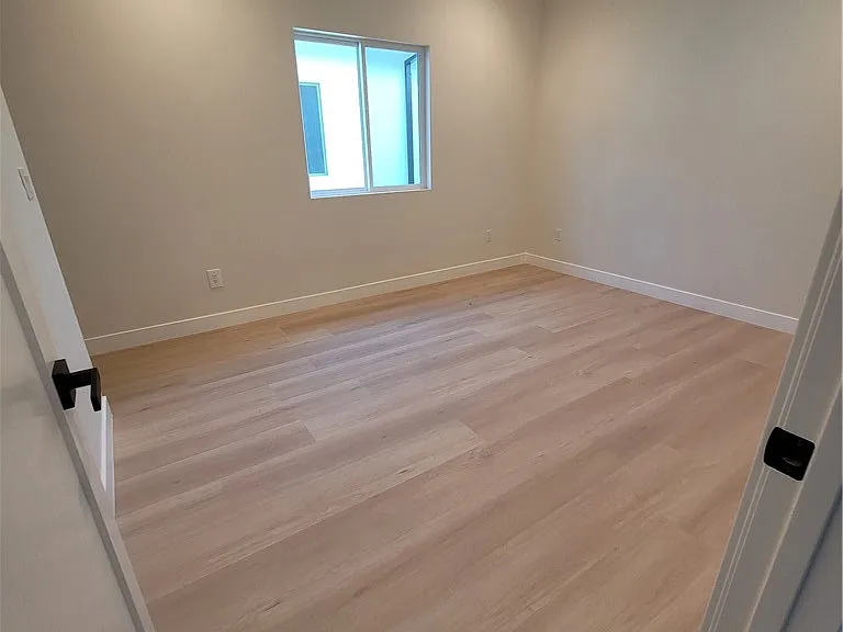 8004 Shirley Ave — Photo 16