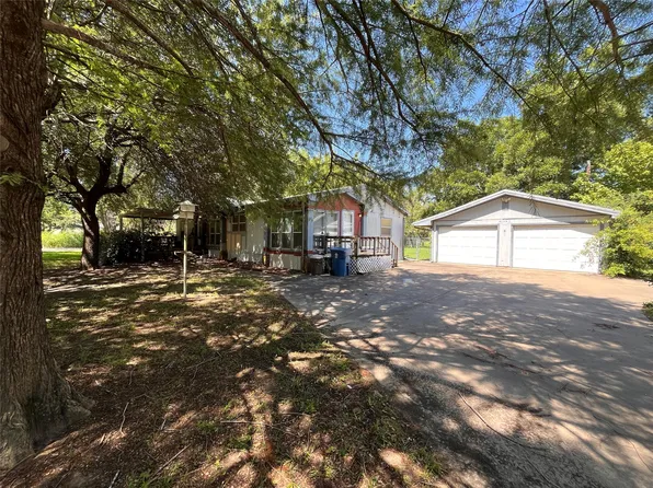 304 S Lafayette St, Campbell, TX 75422