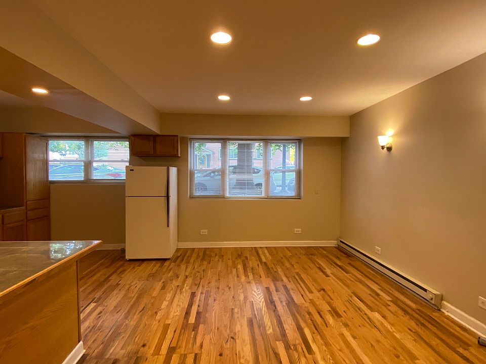 1st image of 5335 N California Ave #101