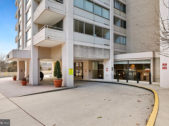 3rd image of 5500 Friendship Blvd APT 2020N