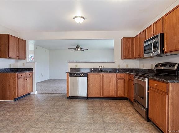 3rd image of 337 Zander Woods Ct
