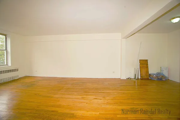 Rented by Norman Raindel, LREB | media 5