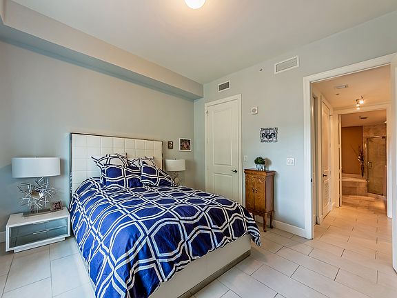 4th image of 1607 Ponce De Leon Blvd APT 8D