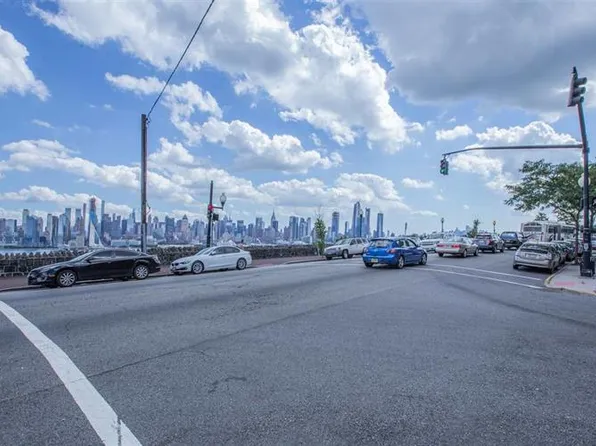 33 51st St, Weehawken, NJ 07086