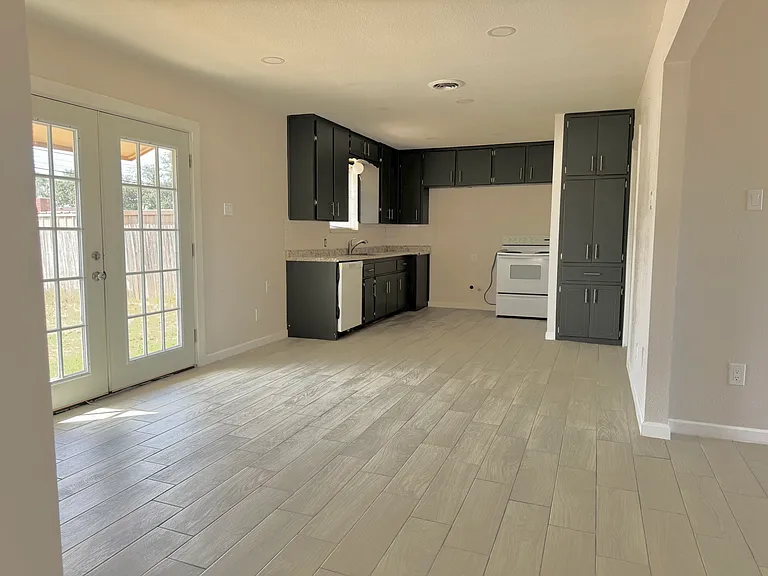 3712 Springbrook Dr — Photo 5