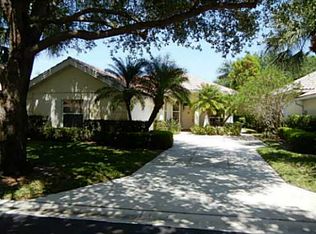 226 E Tall Oaks Cir, Palm Beach Gardens, FL 33410