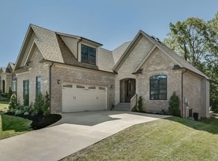 899 Abingdon Ln, Shelbyville, KY 40065
