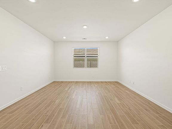 PHX_Paloma-Creek_Living-Area_16082-W-Desert-Spoon-Dr