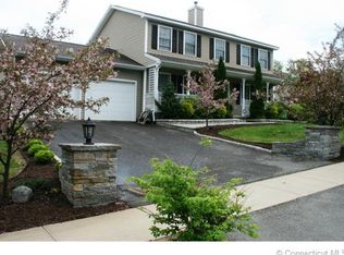 346 Donovan Rd, Naugatuck, CT 06770