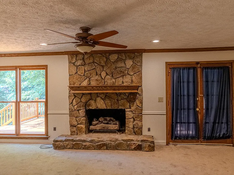 2858 Livsey Dr — Photo 11