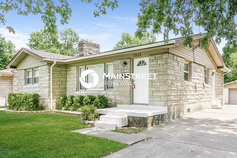 front view - 7809 Axtell Ave