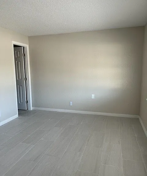 Pacifico Apartments — Photo 15