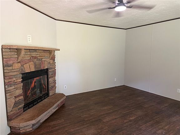 5th image of 232 Ashley Dr