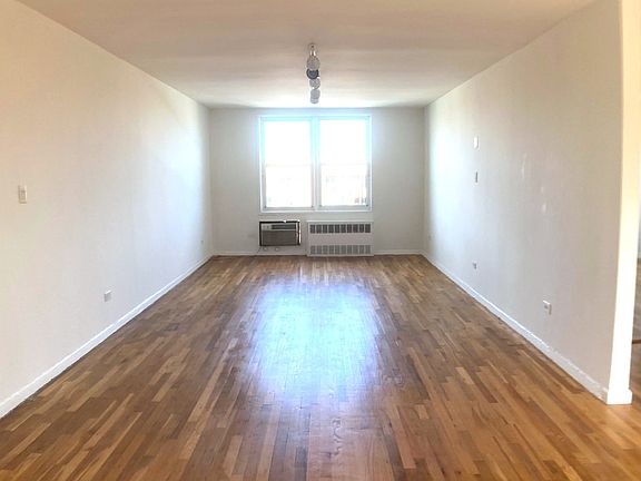 3rd image of 399 Ocean Pkwy APT 7F