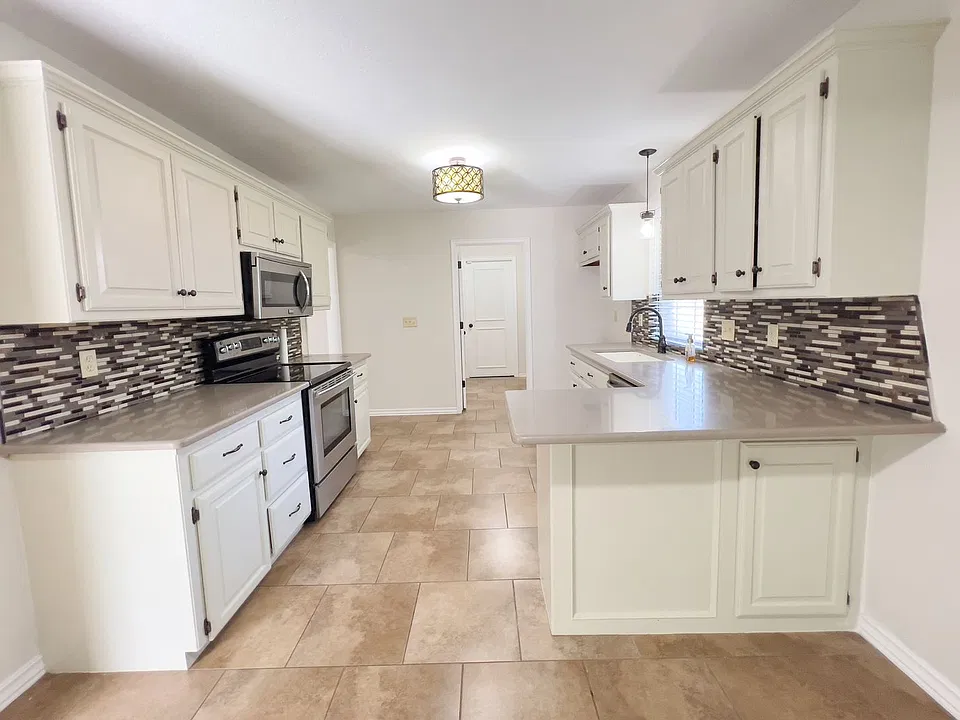 11800 Kingsridge Ter