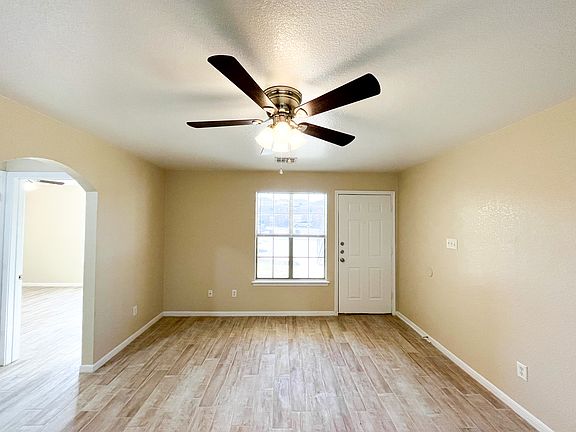 3rd image of 417 Brittney Way APT B