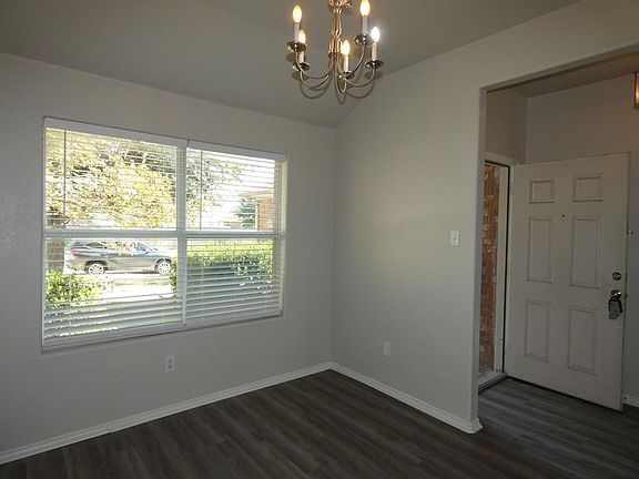 3rd image of 5817 Thoroughbred Ct