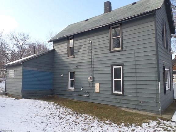 3rd image of 2236 East Ave