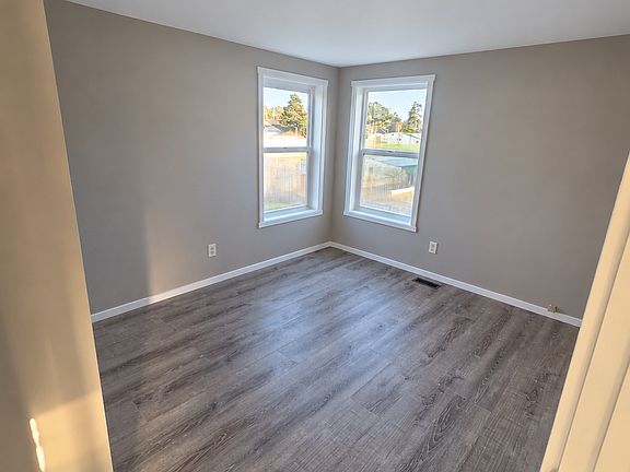 5th image of 26302 Ridge Ave