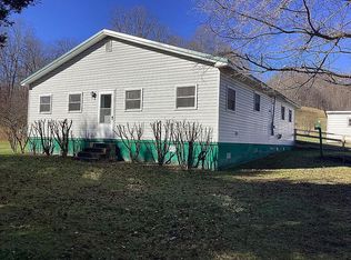 959 Erbacon Rd, Cowen, WV 26206