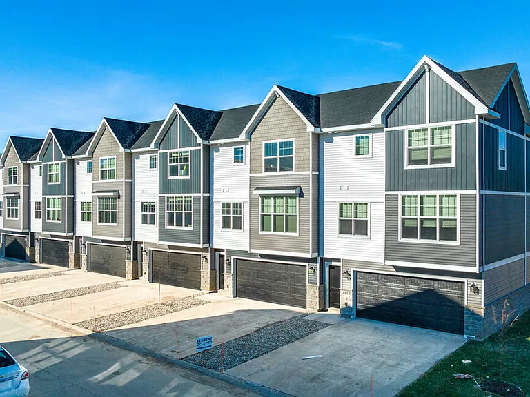 Grand Valley Townhomes — Photo 8