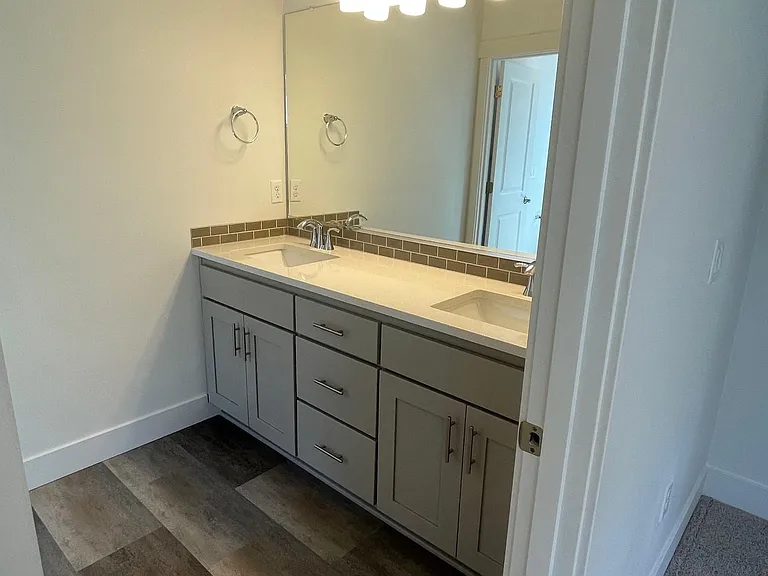 2552 Brackenfern Rd — Photo 17