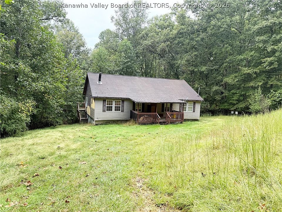1st image of 27 Maple Glen Trl