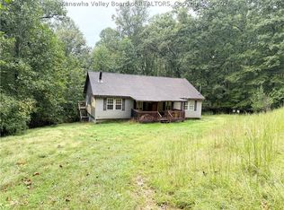 27 Maple Glen Trl, Sumerco, WV 25567